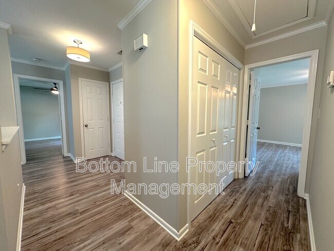 Building Photo - 11824 Larkridge Ct