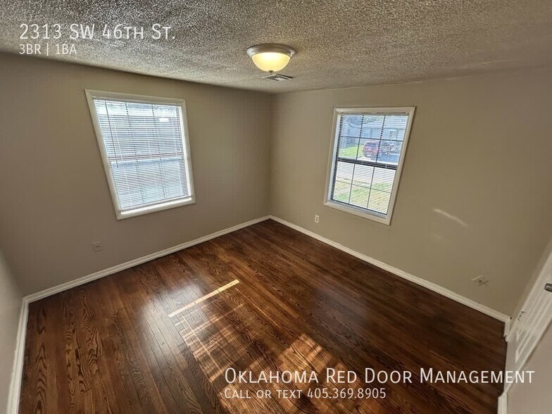Building Photo - 2313 SW 46th St