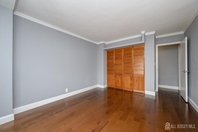 Building Photo - 301 Beech St