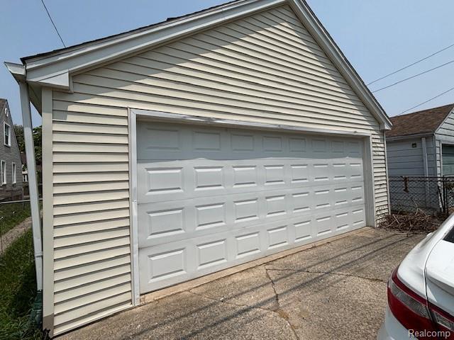 Building Photo - 671 White Ave