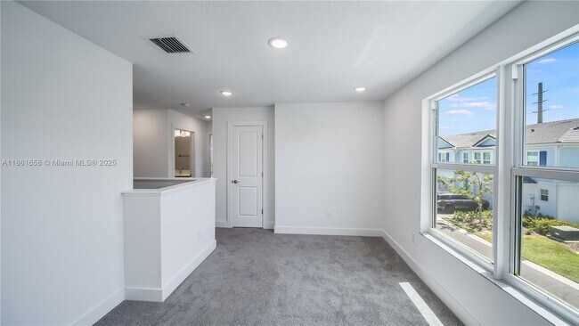 Building Photo - 241 Preserve Trl N