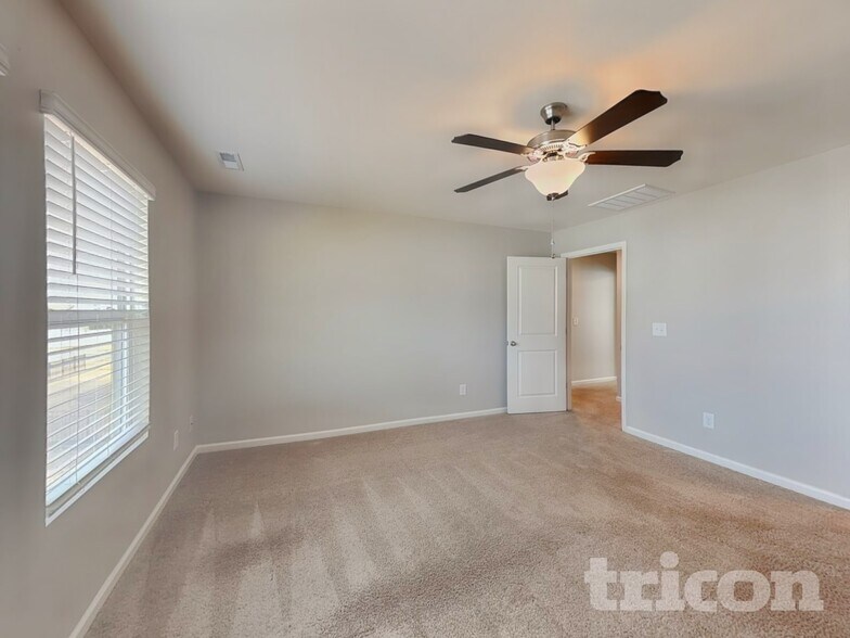 Building Photo - 165 Ogden Pond Pl