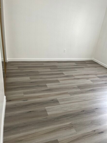 Building Photo - 5078 Spencer St