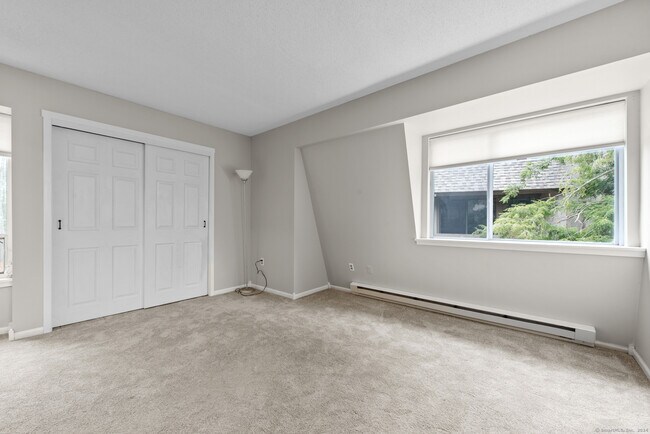 Building Photo - 50 Mallard Dr