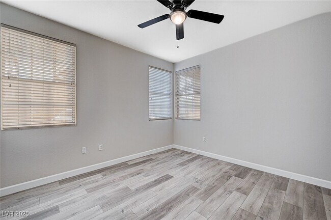 Building Photo - 75 N Valle Verde Dr