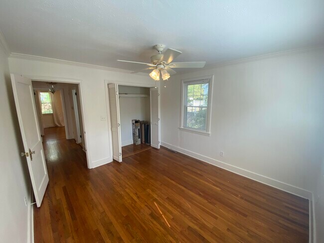 Building Photo - 337 E Boundary Ave SE