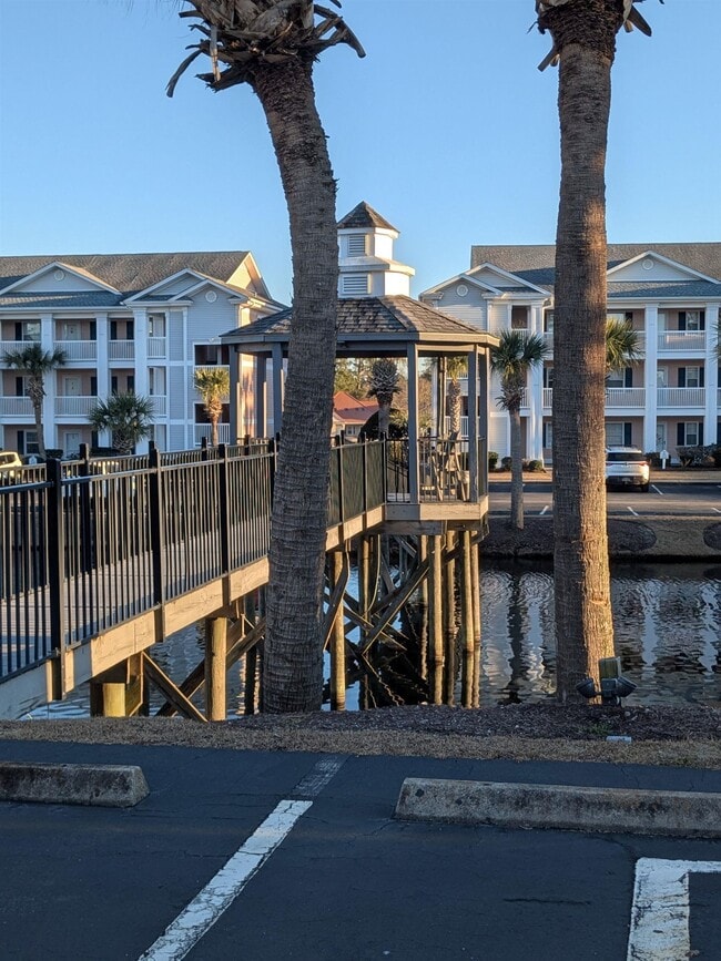 Building Photo - 627 Waterway Village Blvd