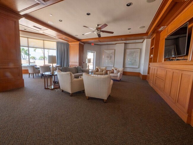 Building Photo - 2110 W 1st