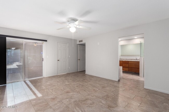 Building Photo - 10021 N 74th Pl