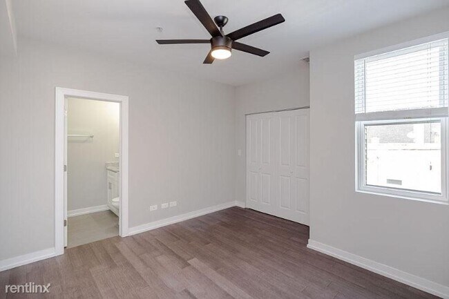 Building Photo - 2 br, 2 bath Townhome - 2907 Ellwood Ave