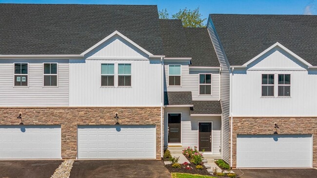 Building Photo - Brand New - 4Bed, 2.5Bath Townhouse in Pot...