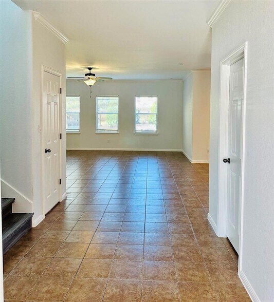 Building Photo - 2800 Canyon Valley Run