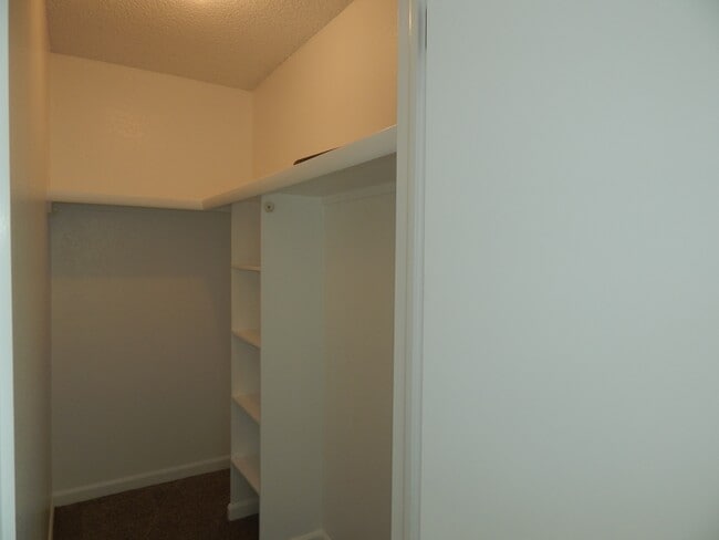 Building Photo - 355 W Deloney Ave