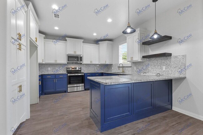 Building Photo - 2524 Creek Dr