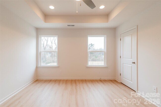 Building Photo - 2719 Capitol Dr