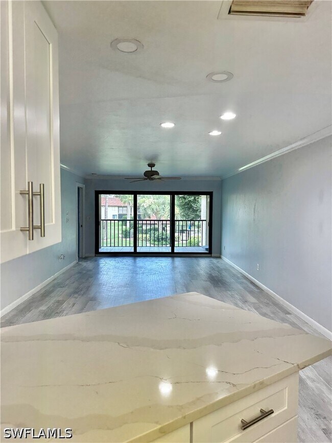 Building Photo - 4955 Pepper Cir