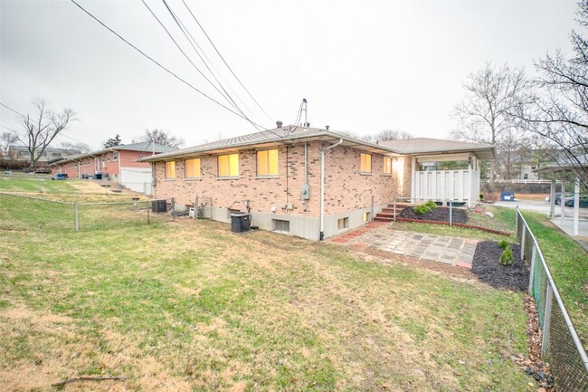 Building Photo - 10235 Jeffleigh Ln