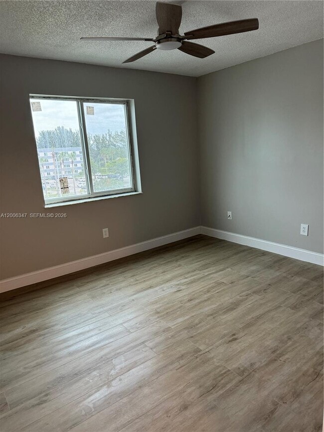 Building Photo - 14830 Naranja Lakes Blvd