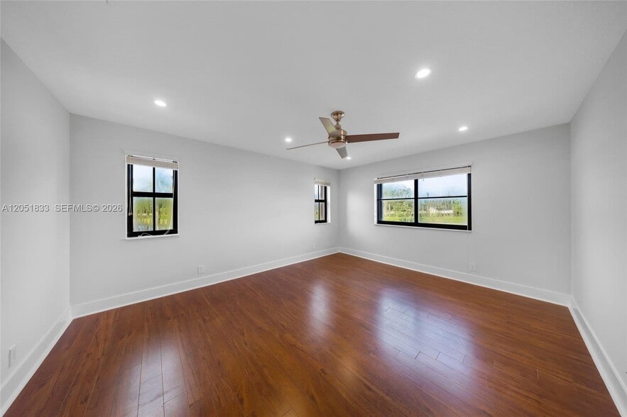 Building Photo - 1538 Tamarind Ct