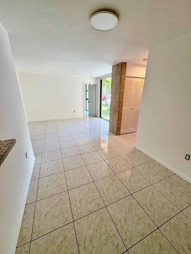 Building Photo - 11800 SW 18th St