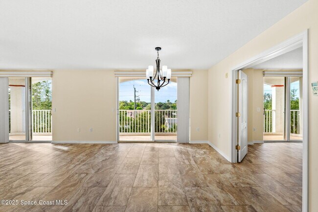 Building Photo - 821 Del Rio Way