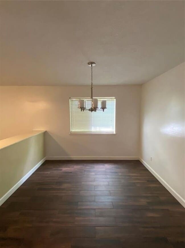 Building Photo - 705 Overbrook Dr