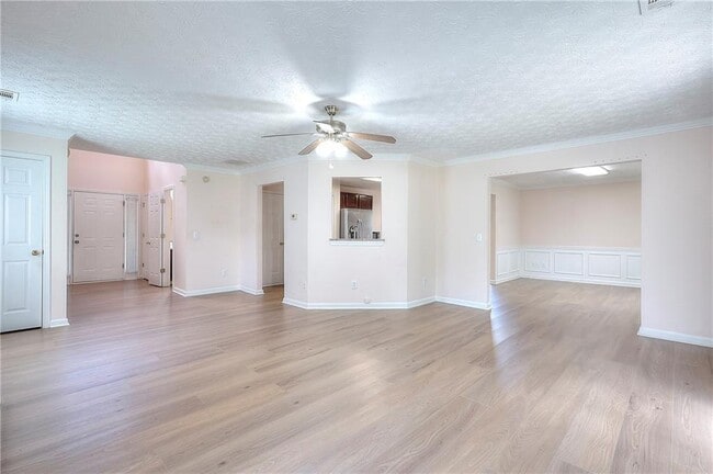Building Photo - 665 Walnut Creek Dr NW