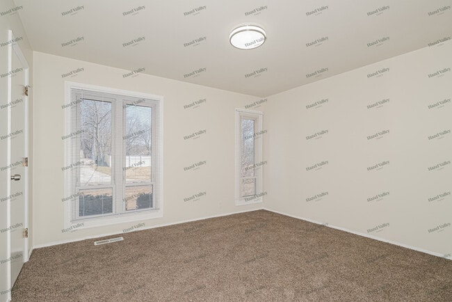 Building Photo - 1805 Aqueduct Dr