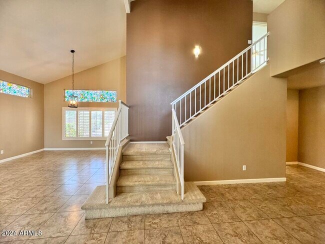 Building Photo - 1873 W Falcon Dr