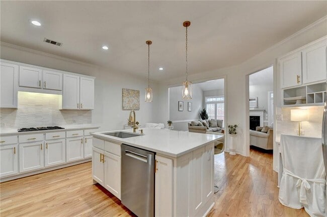 Building Photo - 106 Magnolia Grove