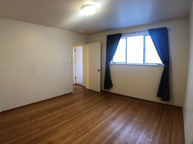 Building Photo - 36 Oakwood St