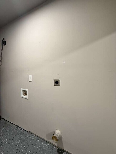 Building Photo - 206 Covina Ave