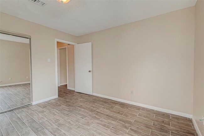 Building Photo - 4422 Waterfall Way