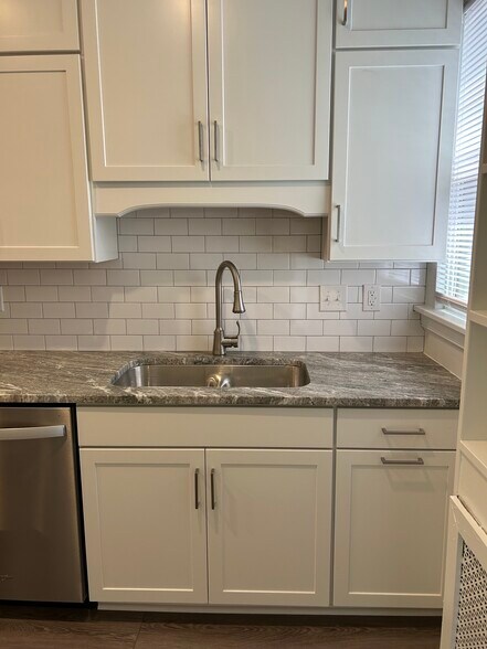 Brand new kitchen - 7 S Dooley Ave