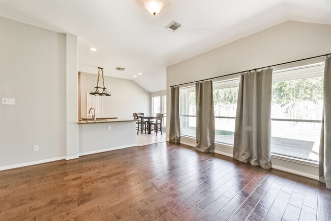 Building Photo - 13203 Yaupon Holly Ln