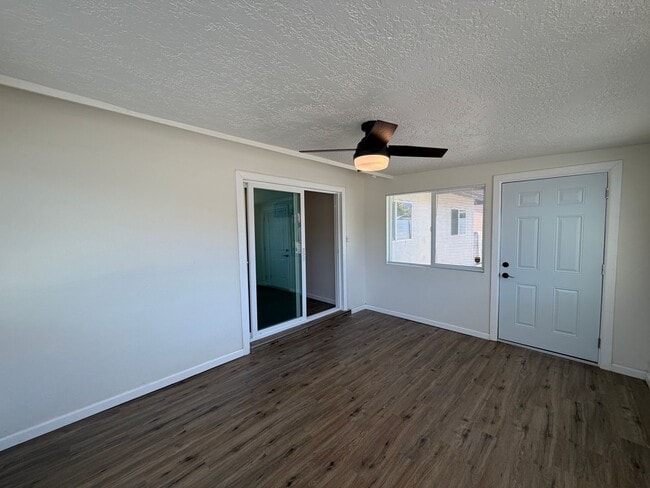 Building Photo - Updated 3 Bedroom Single Story Home Available Near Eubank Blvd NE & Constitution Ave NE!