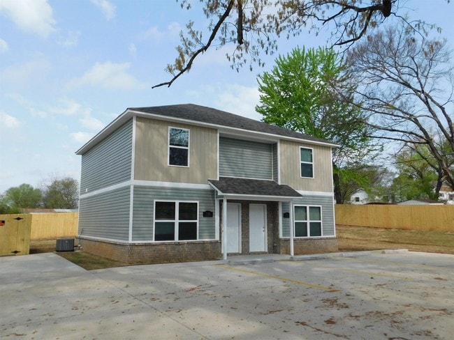 Building Photo - 1711 Jackson St