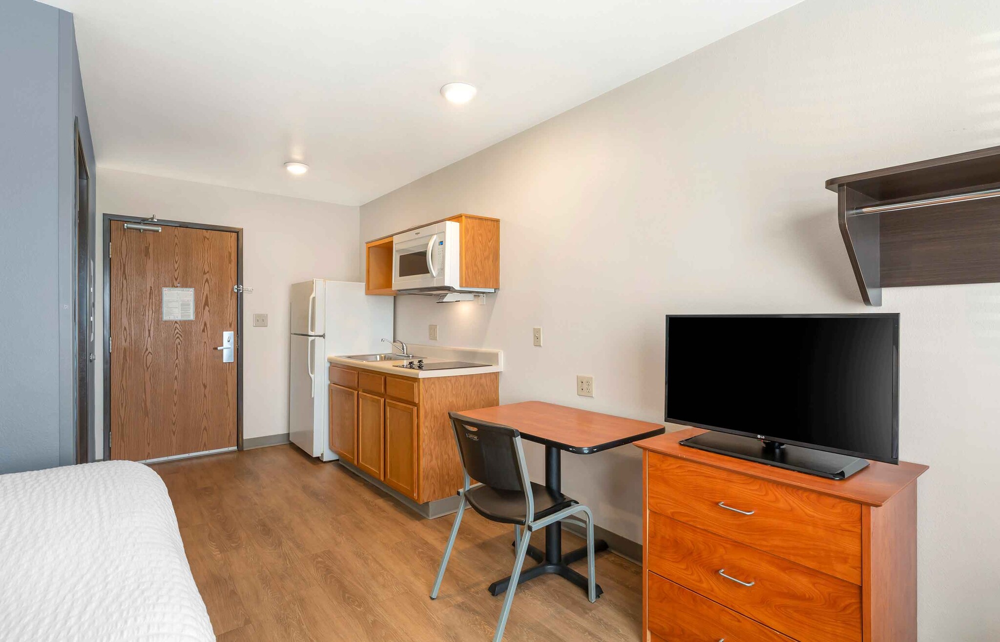 Building Photo - Furnished Studio-Cleveland - Avon