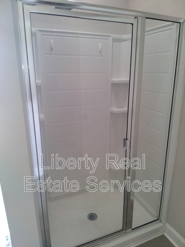 Building Photo - 729 Burke Dr