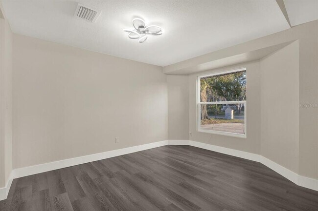 Building Photo - 18803 Tracer Dr