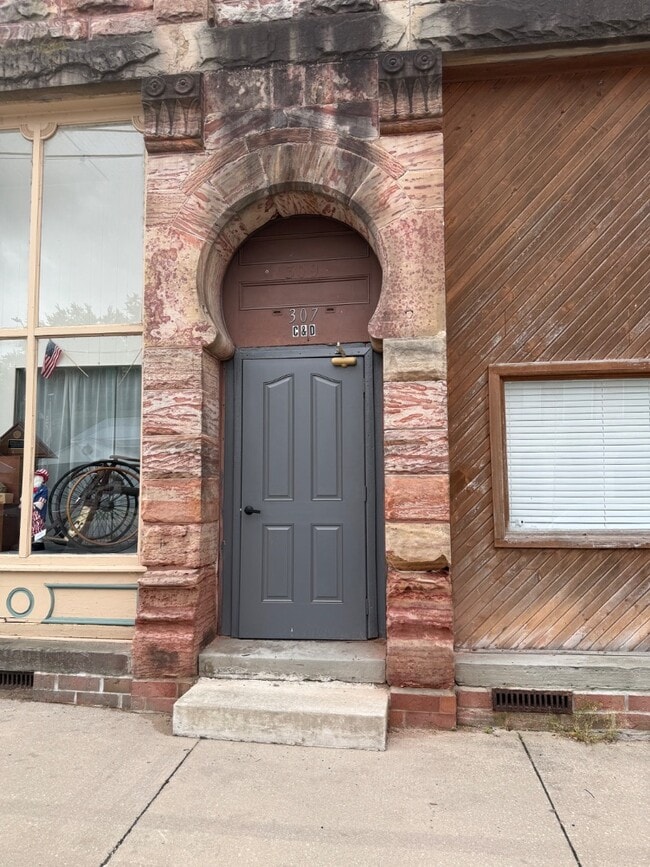 Primary Photo - 307 E Bridge St