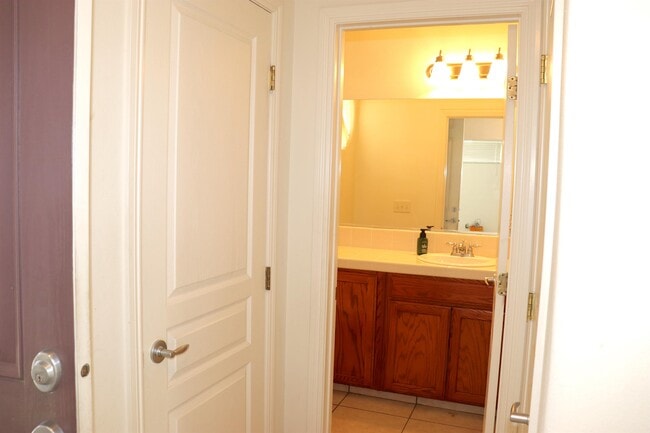 Building Photo - 2346 E Early Ave