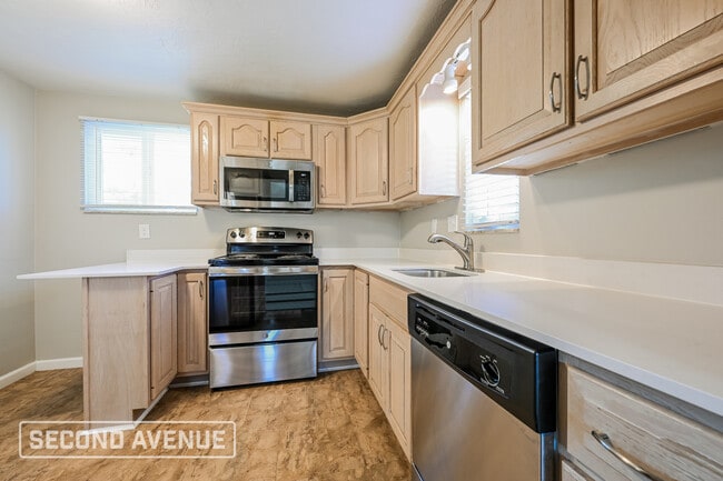 Building Photo - 320 Marbury Dr