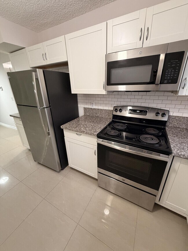 Building Photo - 301 Norwood Terrace