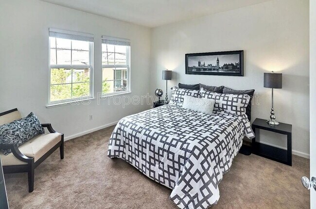 Building Photo - 2125 Winepol Loop