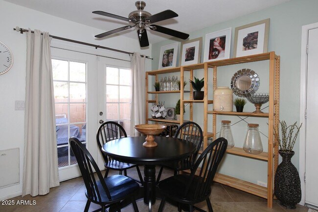 Building Photo - 10408 N 11th Pl