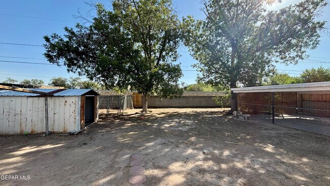 Building Photo - 8033 Carpenter Dr