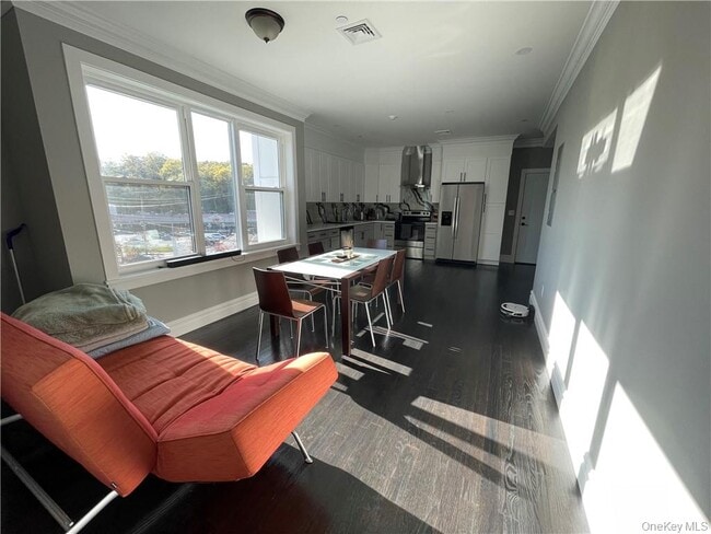 Building Photo - 308 Battle Ave