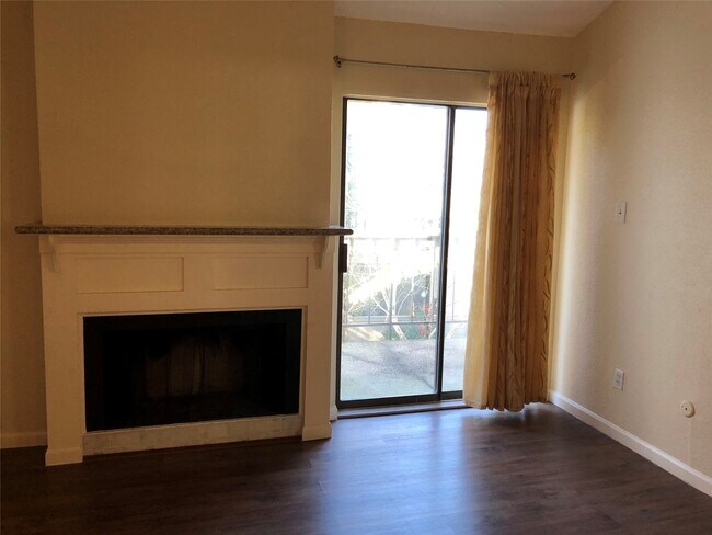 Building Photo - 10053 Westpark Dr