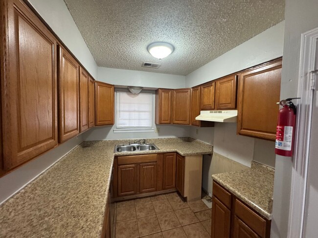 Building Photo - 5493 Adams Cir